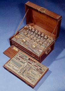 Trousse de chirurgie et de pharmacie de voyage. 1640. Augsbourg. Arts décoratifs, Paris. - German School