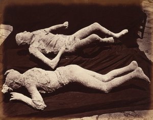 Moulages humains, Pompéi, c. 1870 (photo) - Giorgio Sommer