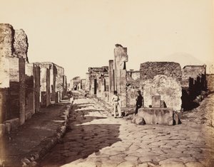 Strada di Sallustio, Pompei (Rue de Sallustio, Pompéi), c. 1870 (photo) - Giorgio Sommer