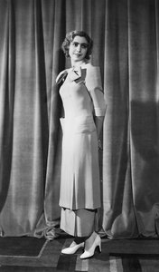 Modèles de compétition réalisés par des "couturières" de Bologne : robe primée à la Maison Fasciste de Bologne