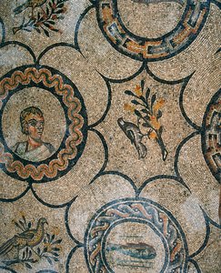 Détail du sol de la basilique paléochrétienne d