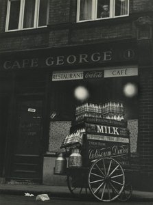 Scène de rue à Londres années 1950 - Godfrey Macdominic