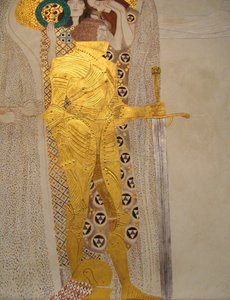 La Frise Beethoven, (détail) : Chevalier en armure brillante