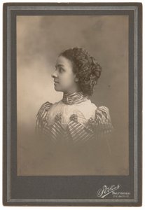 Grace Hughes, c. 1900 (photo) - Harry Lenfield Perkins