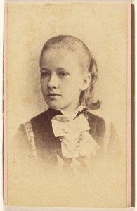 [Jeune fille non identifiée, imprimée en vignette] - Hastings and White and Fisher