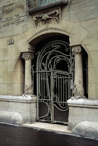 Architecture Art Nouveau : vue de la porte d