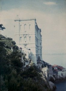 Élégant bâtiment fortifié sur le golfe de Monaco