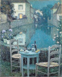 Petite table au crépuscule du soir