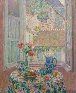 Table donnant sur la cour