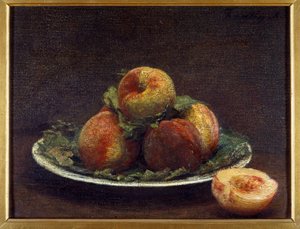 Une assiette de pêches