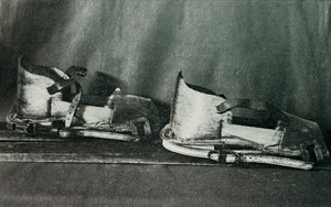 Chaussures de ski pour utilisation avec Finnesko, c1910-1913, 1913
