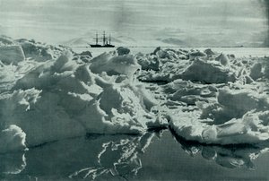 Le Terra Nova dans le détroit de McMurdo, vers 1910-1913, 1913