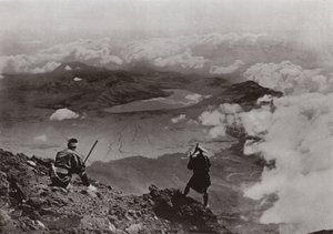 Deux Miles au-dessus des Nuages, "Trois-Jours-Lune" Lac depuis le Sommet du Fuji