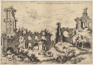 Vue des ruines sur la colline du Palatin avec façade à architrave à gauche et arcades au centre