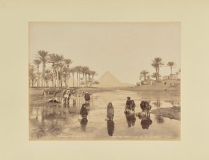 Femmes, Fellahs puisant de l