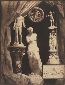 Nature morte avec statuaire et draperie
