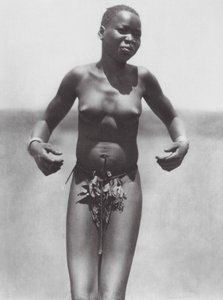 Afrique : Danseuse, Djur oriental - Hugo Adolf Bernatzik