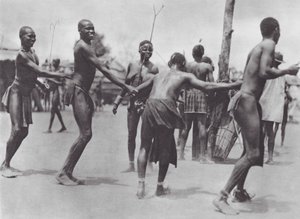 Afrique : Danse ronde Moru - Hugo Adolf Bernatzik