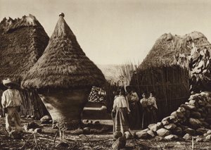 Mexique : conteneur de maïs dans un village (photo n/b) - Hugo Brehme