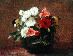 Fleurs dans un pot en argile