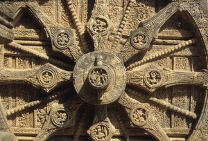 Roue de char sur la base du Temple de Surya - Indian School