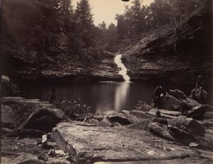 Lula Lake et Upper Falls sur Rock Creek, près de Lookout Mountain, Géorgie, 1864-65 - Isaac H. Bonsall