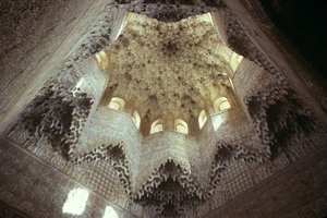 Plafond de la Salle des Abencerrajes - Islamic School