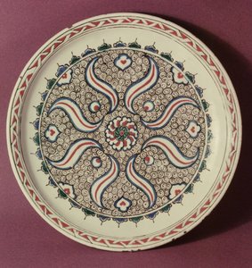 Assiette décorée d