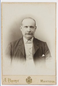 Photo sur une carte postale représentant le peintre Albano Lugli