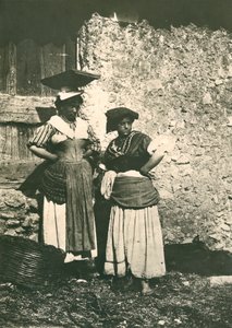 Deux paysans de la campagne romaine portant des vêtements traditionnels, Italie, vers 1910 - Italian Photographer