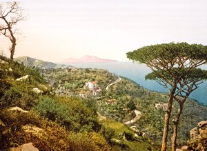 Vue du Vésuve à travers la baie de Naples - Italian Photographer