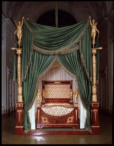 Lit de Carlo Ludovico di Borbone (Charles II de Parme) réalisé dans la région de Lucques - Lit de Carlo II di Parma (Charles II de Bourbon-Parme) (1799-1883) des manufactures de Lucques - Florence, Palazzo Pitti - Italian School
