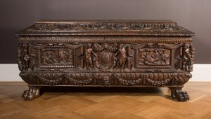 Cassone (noyer sculpté) - Italian School