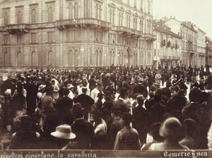 Les citoyens défient la cavalerie du général Bava Beccaris, lors des émeutes de Milan, 6-9 mai 1898