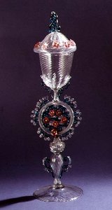 Gobelet incolore avec tige colorée élaborée par Salviati & Co., 1869