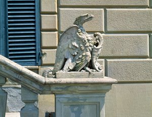Aigle et blason, Villa di Celle