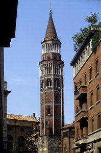 Milan : le clocher de San Gottardo. - Italian School