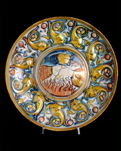 Assiette avec deux mains se serrant, œuvre de la manufacture de Gubbio