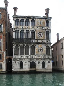 Vue du Palazzo Dario à Venise sur le Grand Canal. Palais du XVe siècle