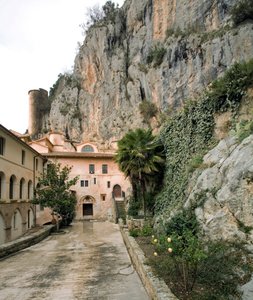 Vue de la cour du monastère de Saint Benoît (Sacro Speco)