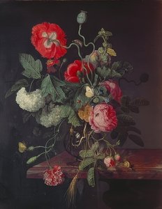 Fleurs dans un vase en verre