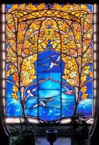 Nancy (département 54), Art Nouveau, Hôtel Bergeret, Vitrail « roses & mouettes » (photo)