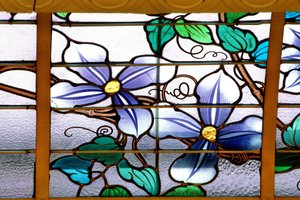 Nancy (département 54), Art Nouveau, « La verrière aux Clématites » (1901) - détail, Vitrail de Jacques Gruber (1870-1936), au Crédit Lyonnais, rue St Georges