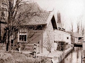 Maison sur une berge de canal, Broek, Pays-Bas, 1898