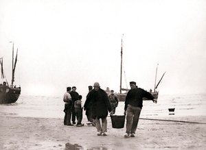 Hommes sur le rivage, Scheveningen, Pays-Bas, 1898