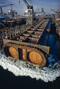 Une section de tube de tunnel pour BART, système de transport en commun de la région de la baie, flo... - James L Stanfield