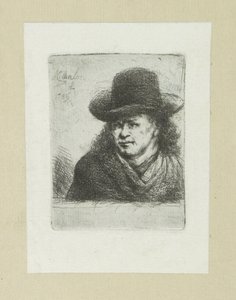 Homme avec chapeau, vers la gauche