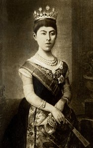 Portrait de Haruko, impératrice du Japon. Photographie, début du 20e siècle.