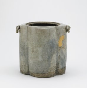Pot à eau pour cérémonie du thé à quatre lobes avec deux poignées, préfecture de Gifu, période Edo - Japanese School