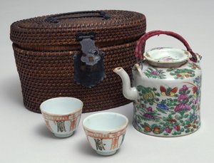 Service à thé japonais avec étui de transport en osier, vers 1850 - Japanese School